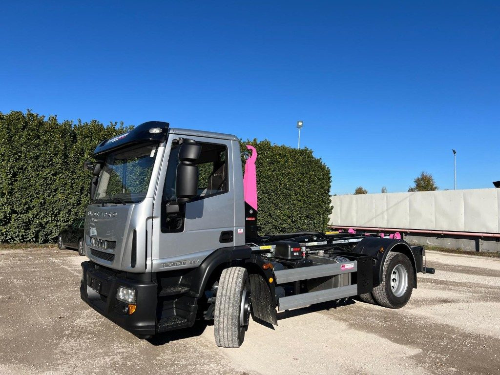 IVECO EUROCARGO 180EL28 SCARRABILE - Konkstõstukiga veoauto: pilt 1 IVECO EUROCARGO 180EL28 SCARRABILE - Konkstõstukiga veoauto: pilt 1