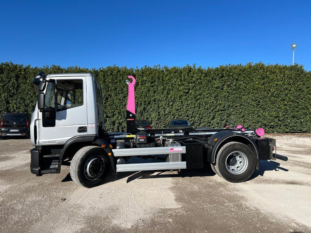 IVECO EUROCARGO 180EL28 SCARRABILE - Konkstõstukiga veoauto: pilt 3 IVECO EUROCARGO 180EL28 SCARRABILE - Konkstõstukiga veoauto: pilt 3