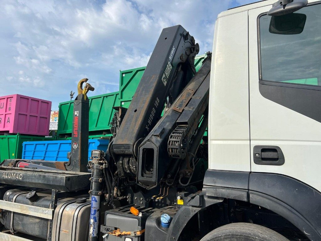 IVECO TRAKKER 410 SCARRABILE - Konkstõstukiga veoauto: pilt 3 IVECO TRAKKER 410 SCARRABILE - Konkstõstukiga veoauto: pilt 3