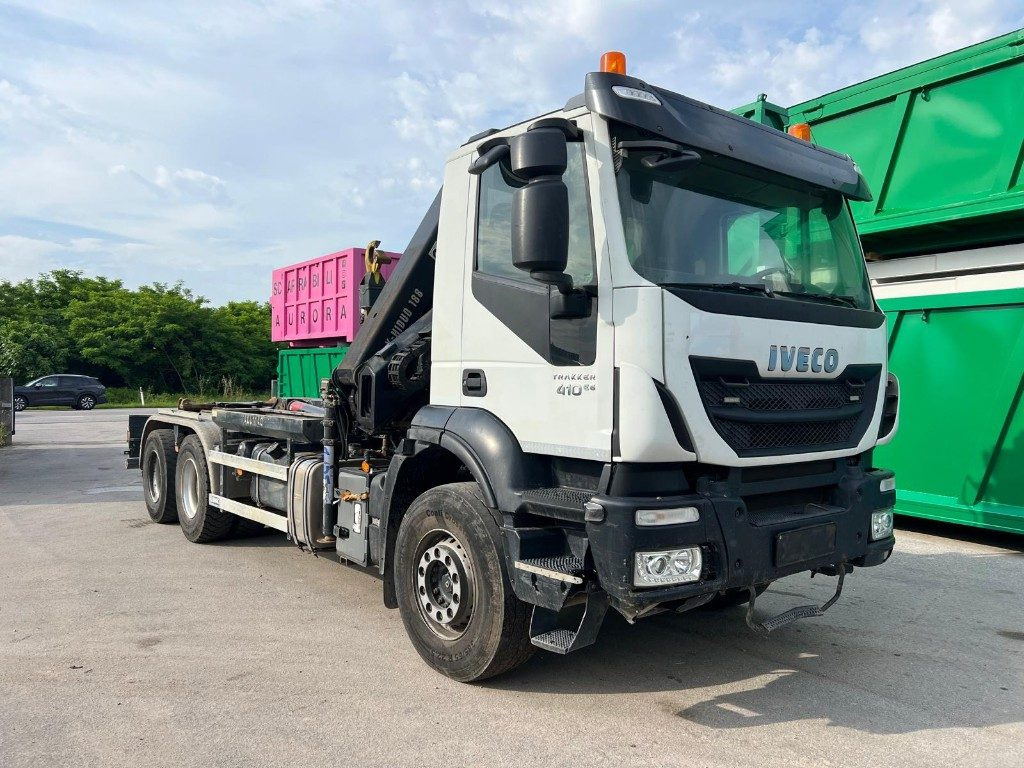 IVECO TRAKKER 410 SCARRABILE - Konkstõstukiga veoauto: pilt 2 IVECO TRAKKER 410 SCARRABILE - Konkstõstukiga veoauto: pilt 2