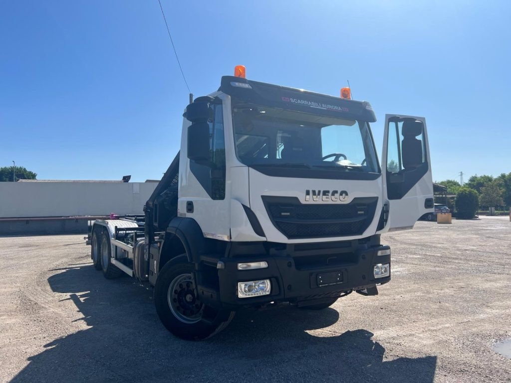 IVECO TRAKKER 410 SCARRABILE - Konkstõstukiga veoauto: pilt 4 IVECO TRAKKER 410 SCARRABILE - Konkstõstukiga veoauto: pilt 4