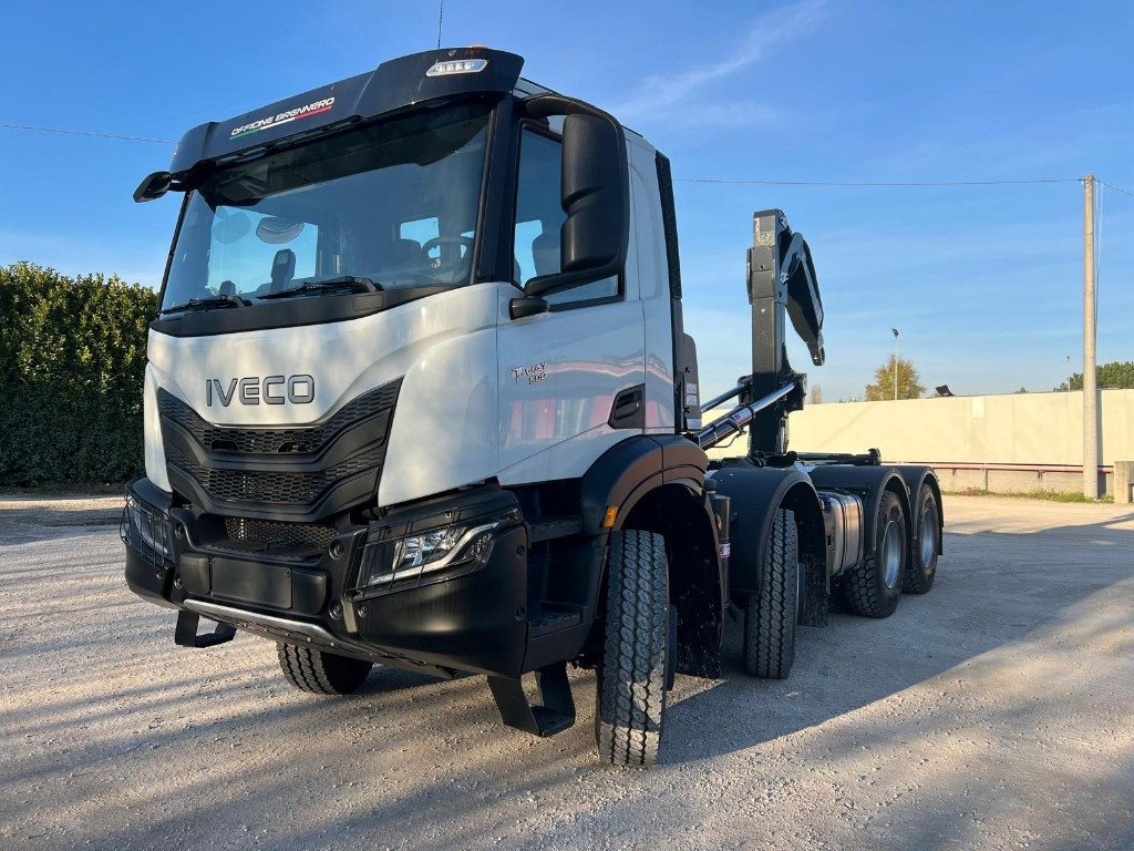 IVECO TRAKKER T-WAY AD500 NUOVO SCARRABILE - Konkstõstukiga veoauto: pilt 1 IVECO TRAKKER T-WAY AD500 NUOVO SCARRABILE - Konkstõstukiga veoauto: pilt 1