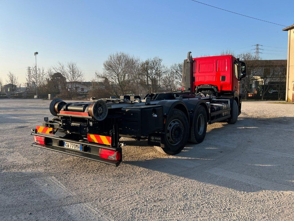 IVECO X-WAY AD260 NUOVO TARGATO SCARRABILE - Konkstõstukiga veoauto: pilt 4 IVECO X-WAY AD260 NUOVO TARGATO SCARRABILE - Konkstõstukiga veoauto: pilt 4