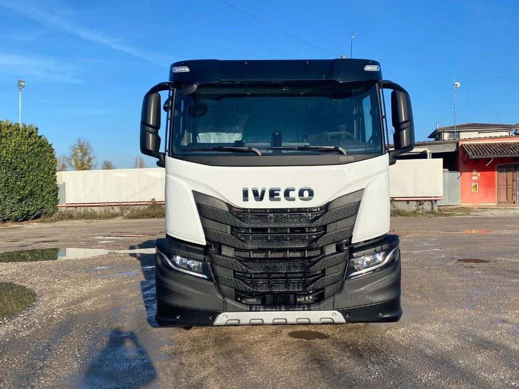 IVECO X-WAY AD280X48 NUOVO SCARRABILE PASSO 4500 - Konkstõstukiga veoauto: pilt 2 IVECO X-WAY AD280X48 NUOVO SCARRABILE PASSO 4500 - Konkstõstukiga veoauto: pilt 2
