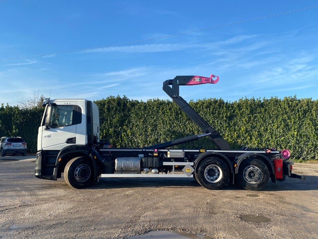 IVECO X-WAY AD280X48 NUOVO SCARRABILE PASSO 4500 - Konkstõstukiga veoauto: pilt 3 IVECO X-WAY AD280X48 NUOVO SCARRABILE PASSO 4500 - Konkstõstukiga veoauto: pilt 3