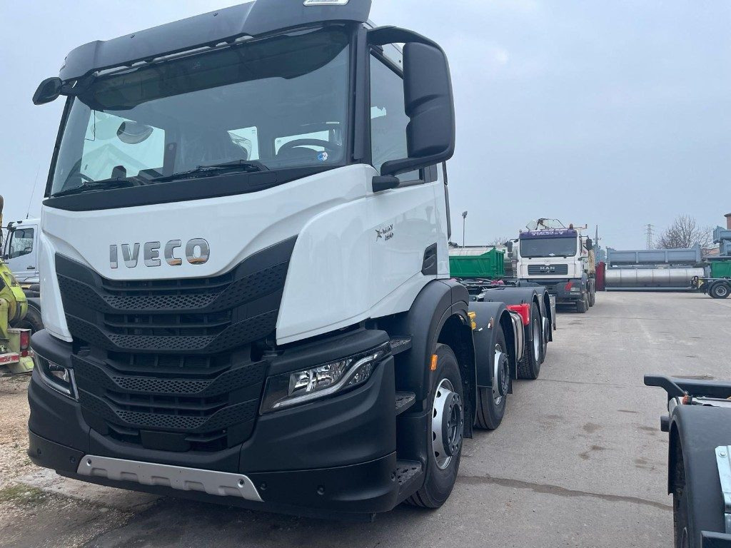 IVECO X-WAY AD350X480YPS SCARRABILE NUOVO - Konkstõstukiga veoauto: pilt 2 IVECO X-WAY AD350X480YPS SCARRABILE NUOVO - Konkstõstukiga veoauto: pilt 2