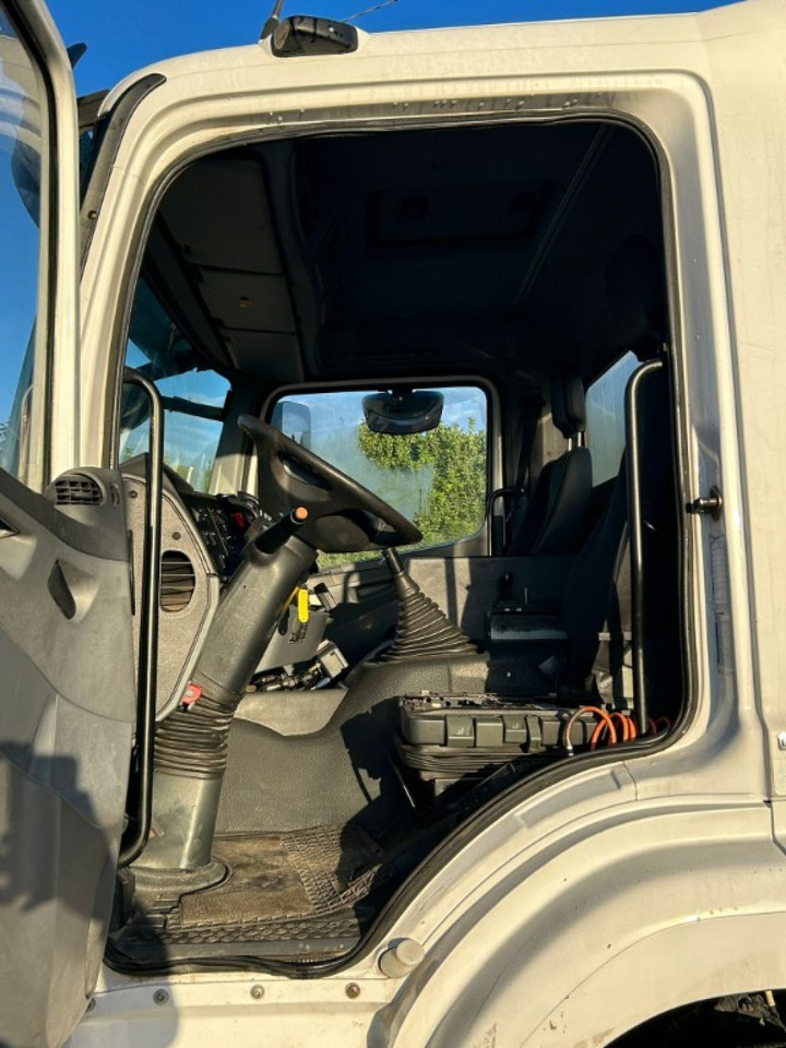 MERCEDES-BENZ MERCEDES 2533 SCARRABILE - Konkstõstukiga veoauto: pilt 5 MERCEDES-BENZ MERCEDES 2533 SCARRABILE - Konkstõstukiga veoauto: pilt 5