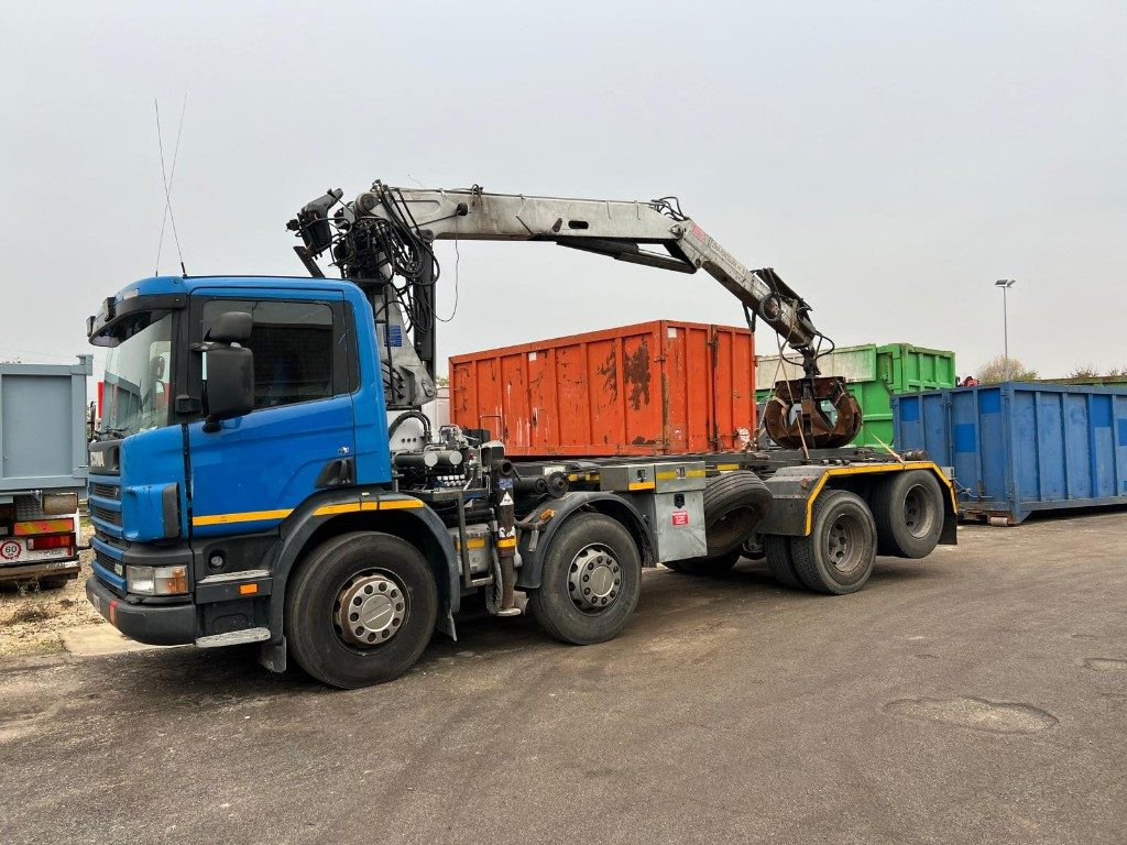 SCANIA 124GB 420 SCARRABILE CON GRU - Konkstõstukiga veoauto: pilt 2 SCANIA 124GB 420 SCARRABILE CON GRU - Konkstõstukiga veoauto: pilt 2