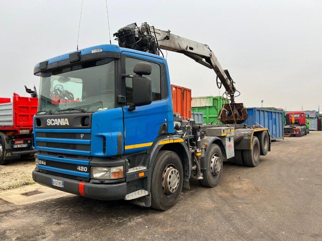 SCANIA 124GB 420 SCARRABILE CON GRU - Konkstõstukiga veoauto: pilt 1 SCANIA 124GB 420 SCARRABILE CON GRU - Konkstõstukiga veoauto: pilt 1