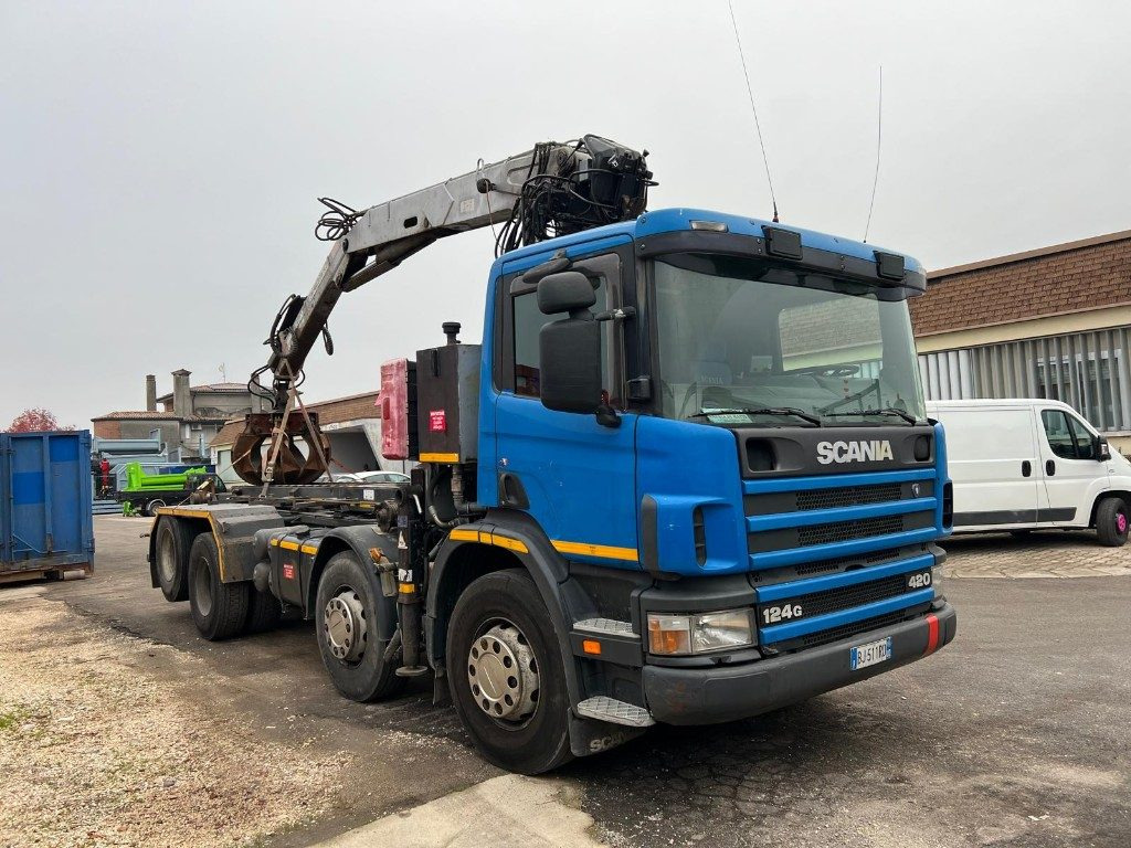 SCANIA 124GB 420 SCARRABILE CON GRU - Konkstõstukiga veoauto: pilt 3 SCANIA 124GB 420 SCARRABILE CON GRU - Konkstõstukiga veoauto: pilt 3
