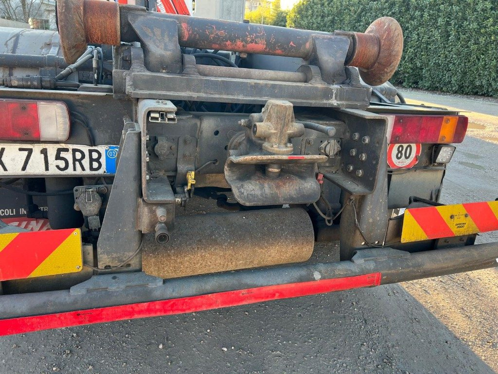 Konkstõstukiga veoauto SCANIA CV R124 SCARRABILE CON GRU E POLIPO: pilt 7 Konkstõstukiga veoauto SCANIA CV R124 SCARRABILE CON GRU E POLIPO: pilt 7