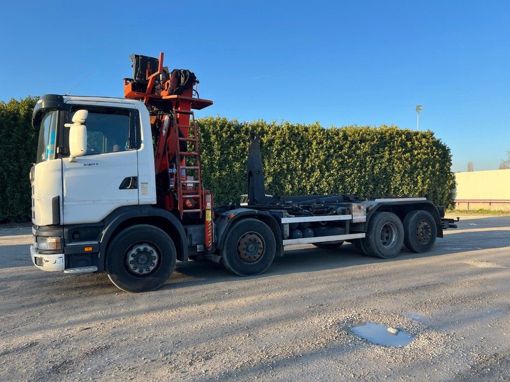 SCANIA CV R124 SCARRABILE CON GRU E POLIPO - Konkstõstukiga veoauto: pilt 2 SCANIA CV R124 SCARRABILE CON GRU E POLIPO - Konkstõstukiga veoauto: pilt 2