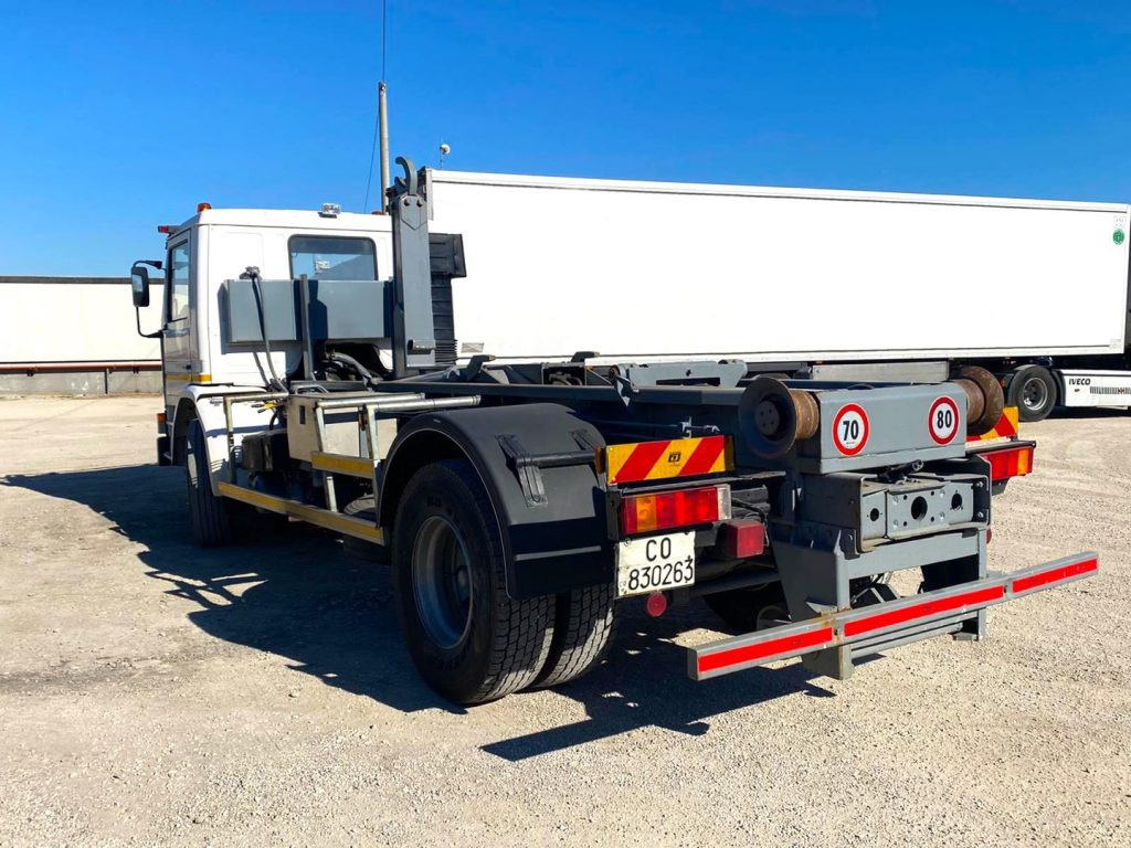 SCANIA H82 SCARRABILE BALESTRATO ANTERIORE E POSTE - Konkstõstukiga veoauto: pilt 5 SCANIA H82 SCARRABILE BALESTRATO ANTERIORE E POSTE - Konkstõstukiga veoauto: pilt 5