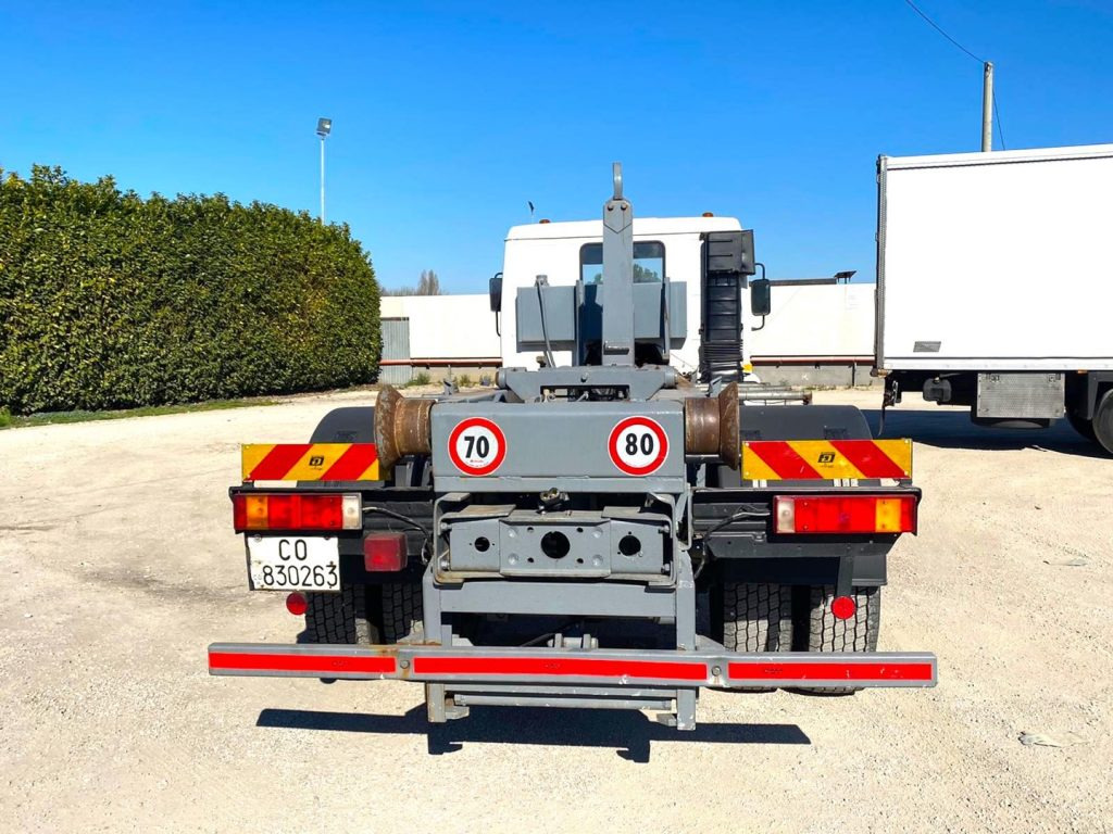 SCANIA H82 SCARRABILE BALESTRATO ANTERIORE E POSTE - Konkstõstukiga veoauto: pilt 3 SCANIA H82 SCARRABILE BALESTRATO ANTERIORE E POSTE - Konkstõstukiga veoauto: pilt 3
