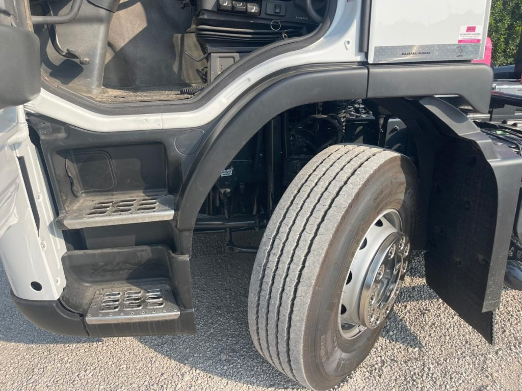 VOLVO FM9 SCARRABILE - Konkstõstukiga veoauto: pilt 3 VOLVO FM9 SCARRABILE - Konkstõstukiga veoauto: pilt 3