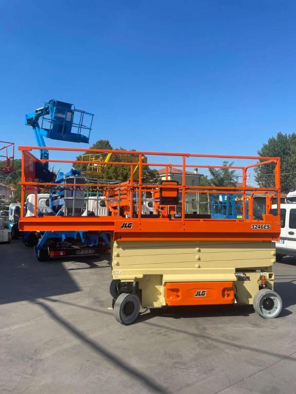 JLG 3246ES - Käärlift: pilt 1 JLG 3246ES - Käärlift: pilt 1