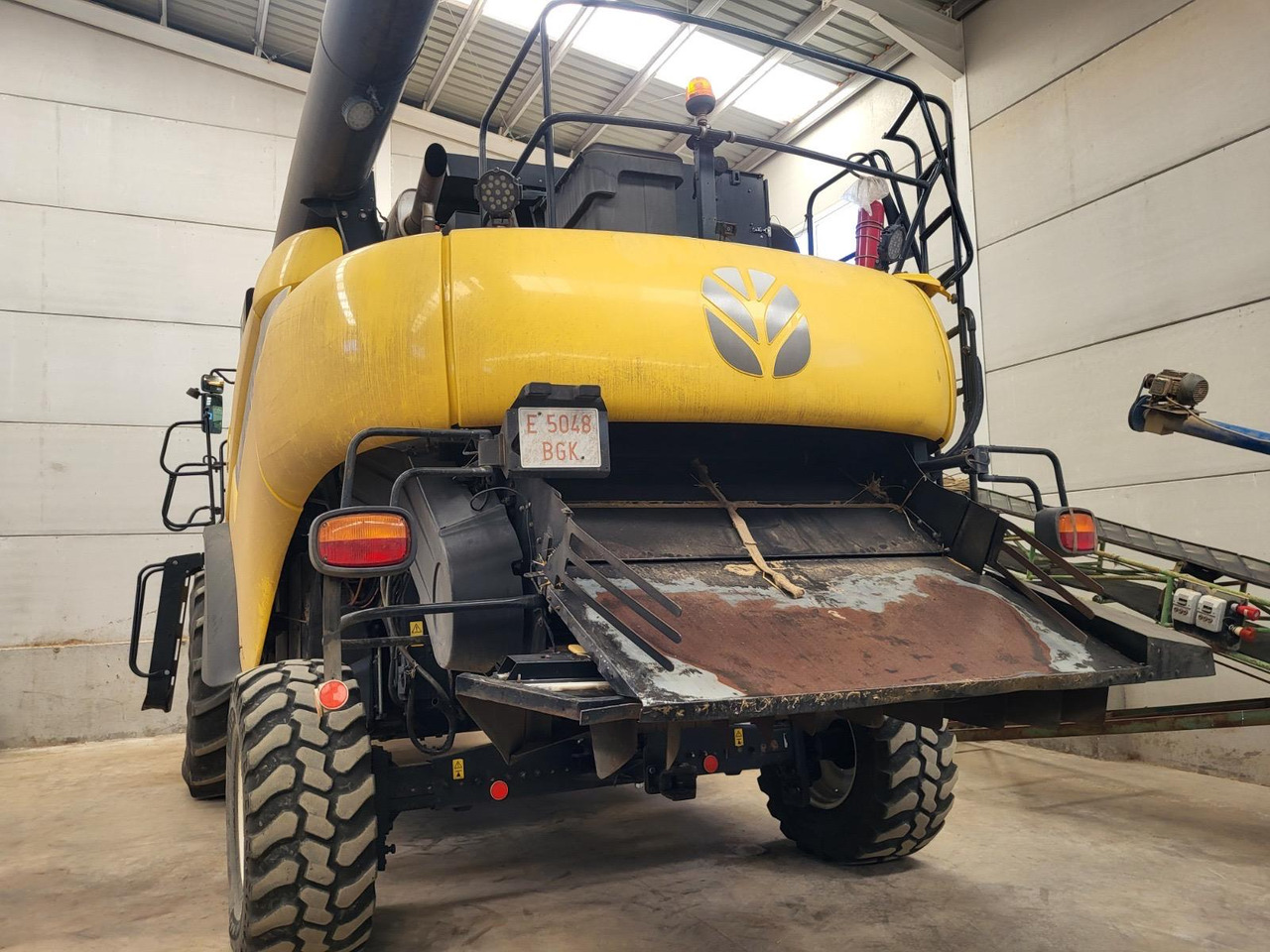 New Holland CR9080 - Saagikoristusmasin: pilt 2 New Holland CR9080 - Saagikoristusmasin: pilt 2