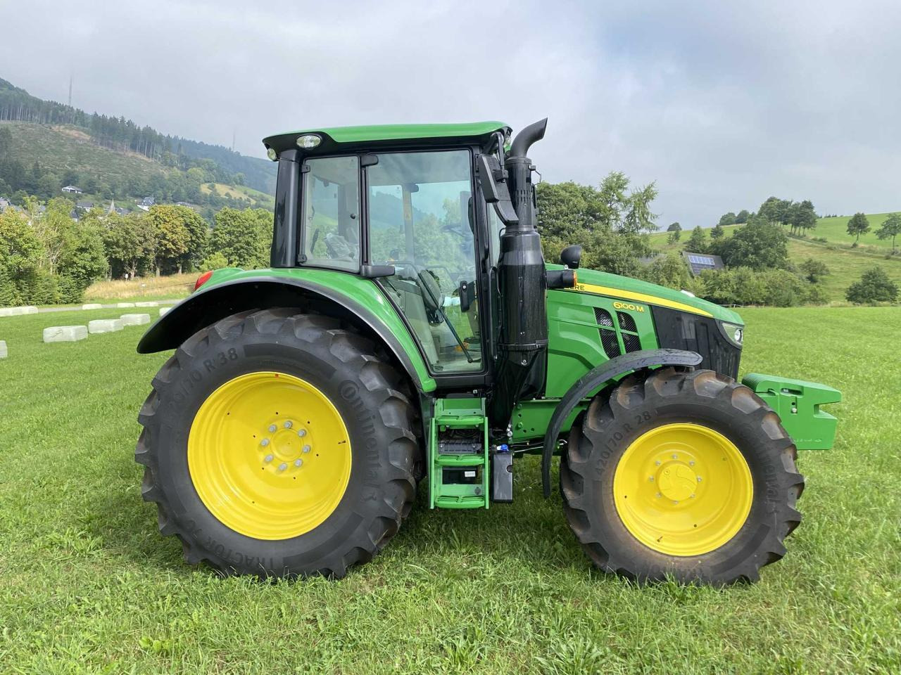 John Deere 6100 M AutoQuadEco - Traktor: pilt 4 John Deere 6100 M AutoQuadEco - Traktor: pilt 4