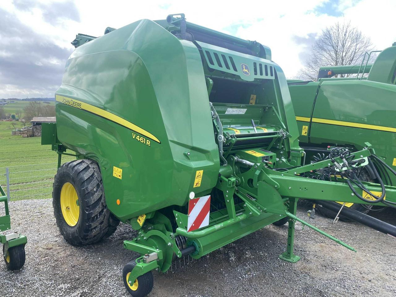 John Deere V461 R - 671 Bunde - Heinapress, ümmargune: pilt 3 John Deere V461 R - 671 Bunde - Heinapress, ümmargune: pilt 3