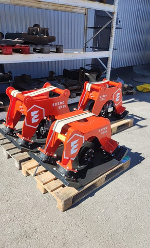 ExeroPuomitäry rototiltin alle - Vibraatorplaat, Lisaseade: pilt 1 ExeroPuomitäry rototiltin alle - Vibraatorplaat, Lisaseade: pilt 1