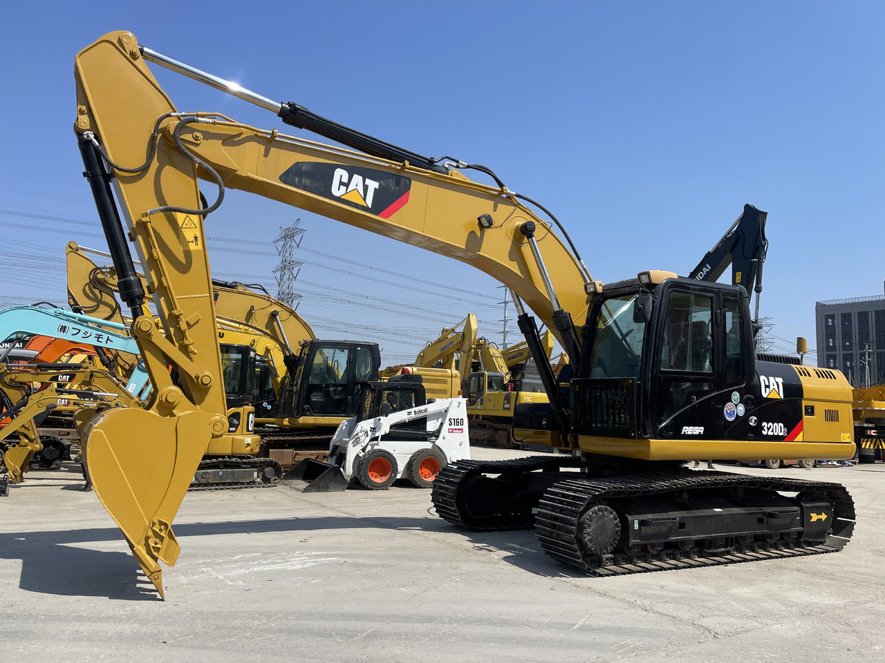 CATERPILLAR CAT 320D - Lintekskavaator: pilt 3 CATERPILLAR CAT 320D - Lintekskavaator: pilt 3