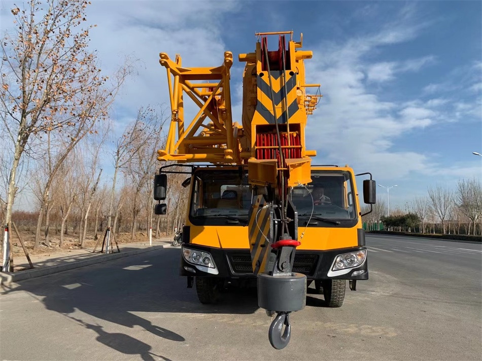 XCMG QY100K 100 ton truck crane - Autokraana: pilt 2 XCMG QY100K 100 ton truck crane - Autokraana: pilt 2