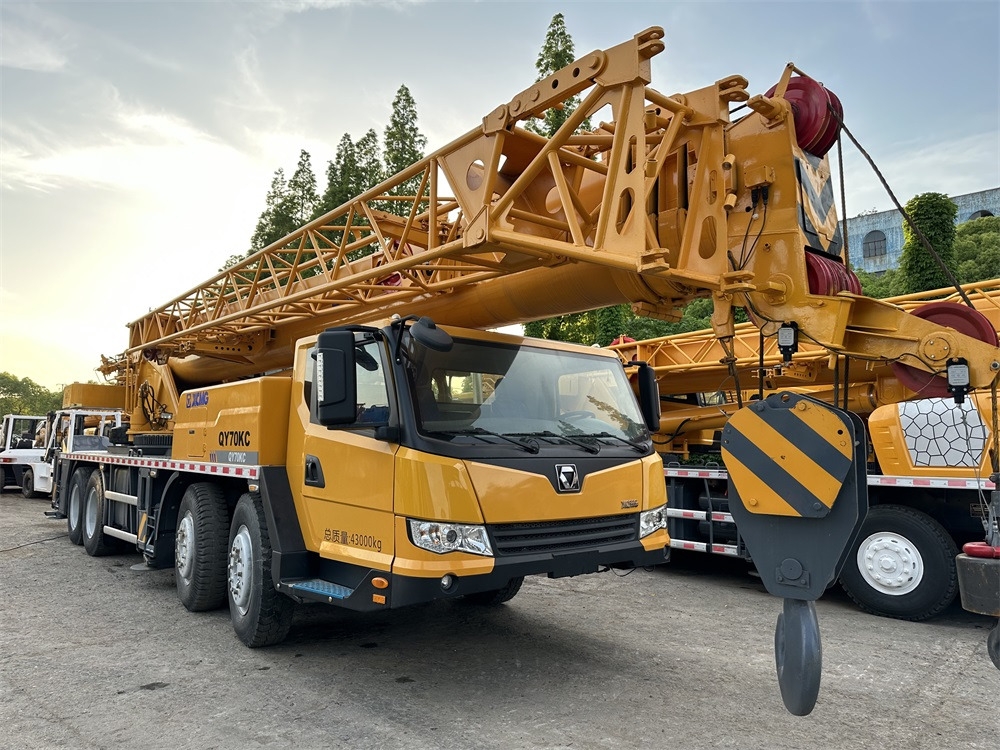 XCMG qy70kc xct75 qy75kc 70ton 75 ton 80 ton 85 ton 90 ton 100 ton 110 ton 130 ton truck crane - Autokraana: pilt 2 XCMG qy70kc xct75 qy75kc 70ton 75 ton 80 ton 85 ton 90 ton 100 ton 110 ton 130 ton truck crane - Autokraana: pilt 2