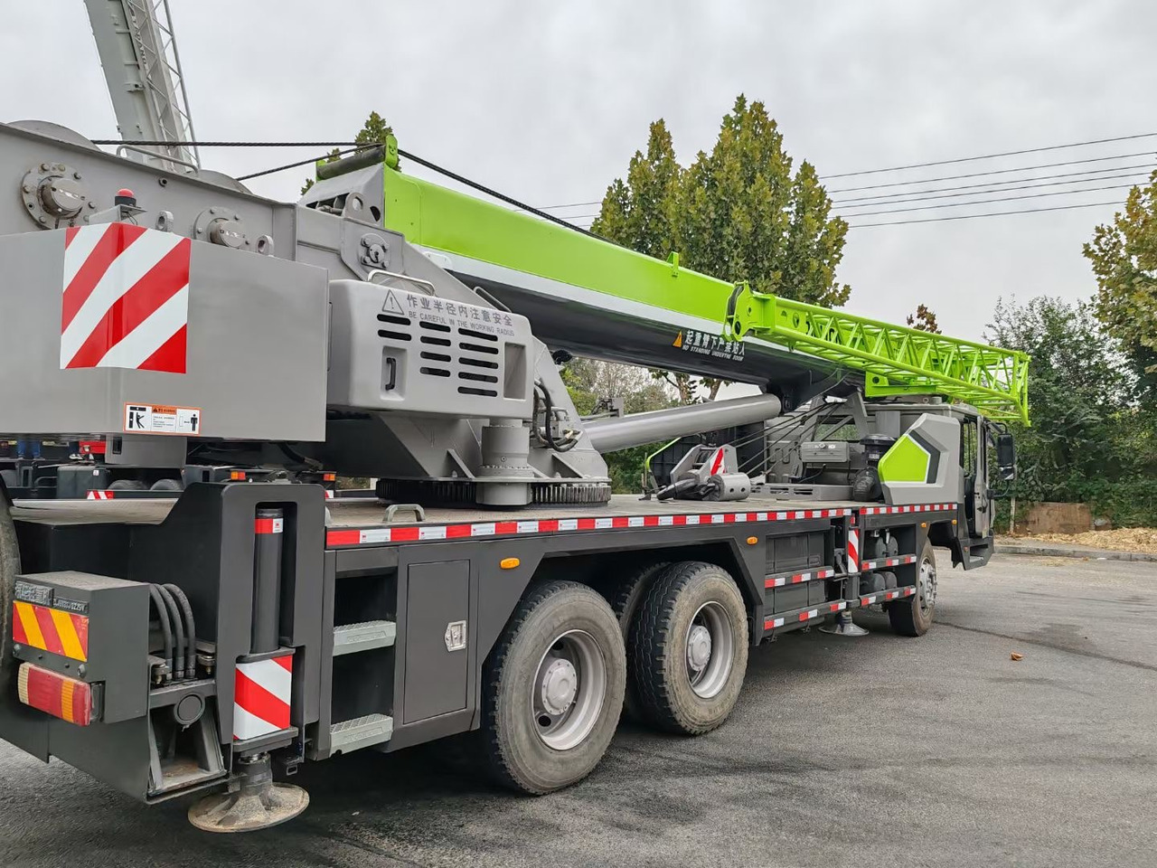 ZOOMLION ZTC251V 25 TON TRUCK CRANE - Autokraana: pilt 4 ZOOMLION ZTC251V 25 TON TRUCK CRANE - Autokraana: pilt 4