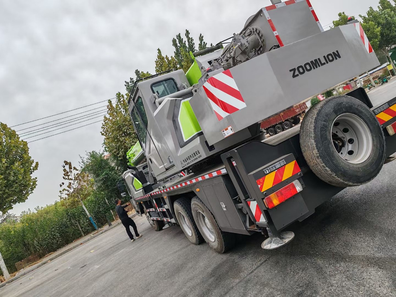 ZOOMLION ZTC251V 25 TON TRUCK CRANE - Autokraana: pilt 3 ZOOMLION ZTC251V 25 TON TRUCK CRANE - Autokraana: pilt 3