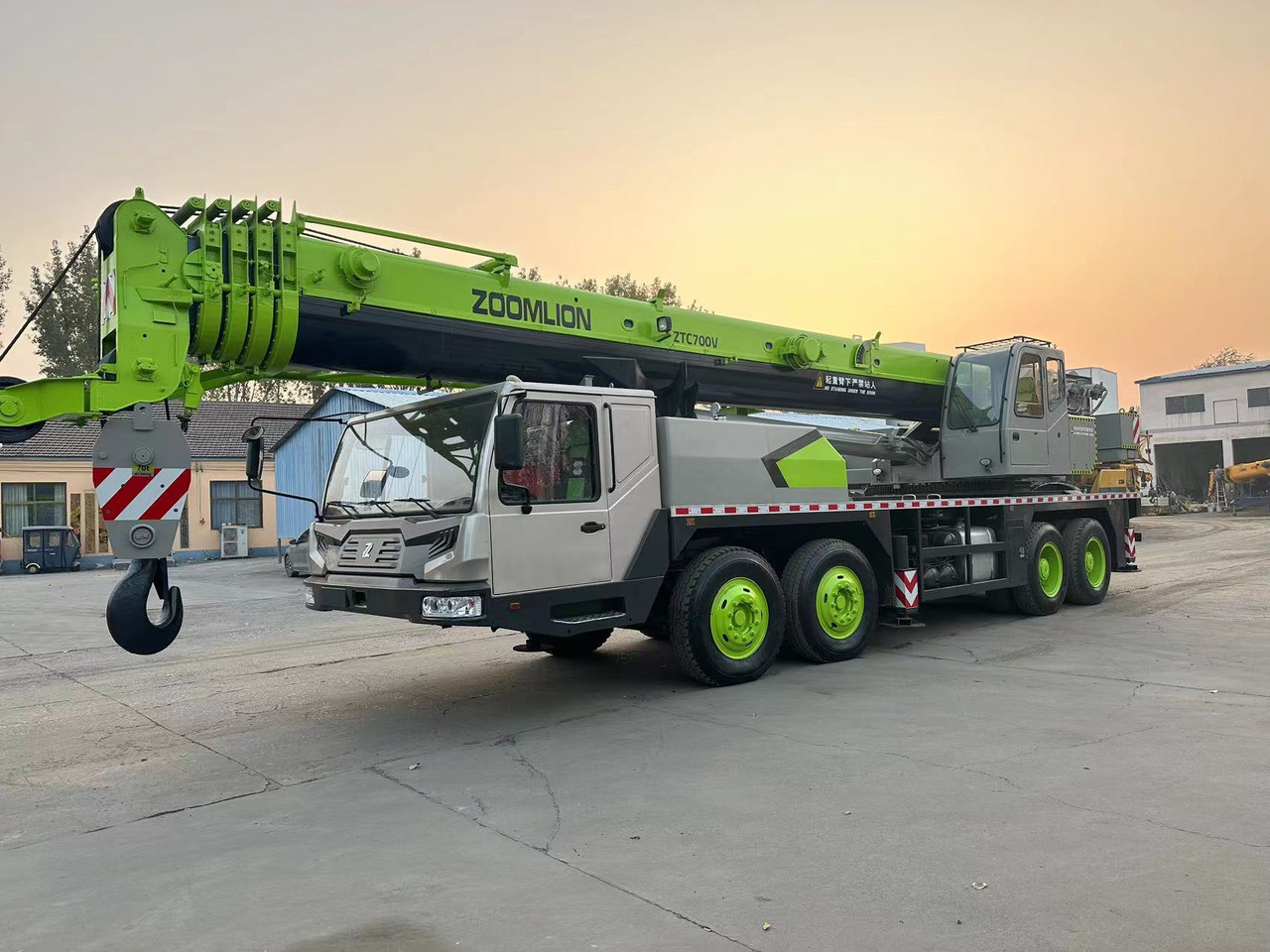 ZOOMLION ZTC700V QY70V 70 ton 80 ton 90 ton 100 ton 110 ton 120 ton used truck crane - Autokraana: pilt 2 ZOOMLION ZTC700V QY70V 70 ton 80 ton 90 ton 100 ton 110 ton 120 ton used truck crane - Autokraana: pilt 2
