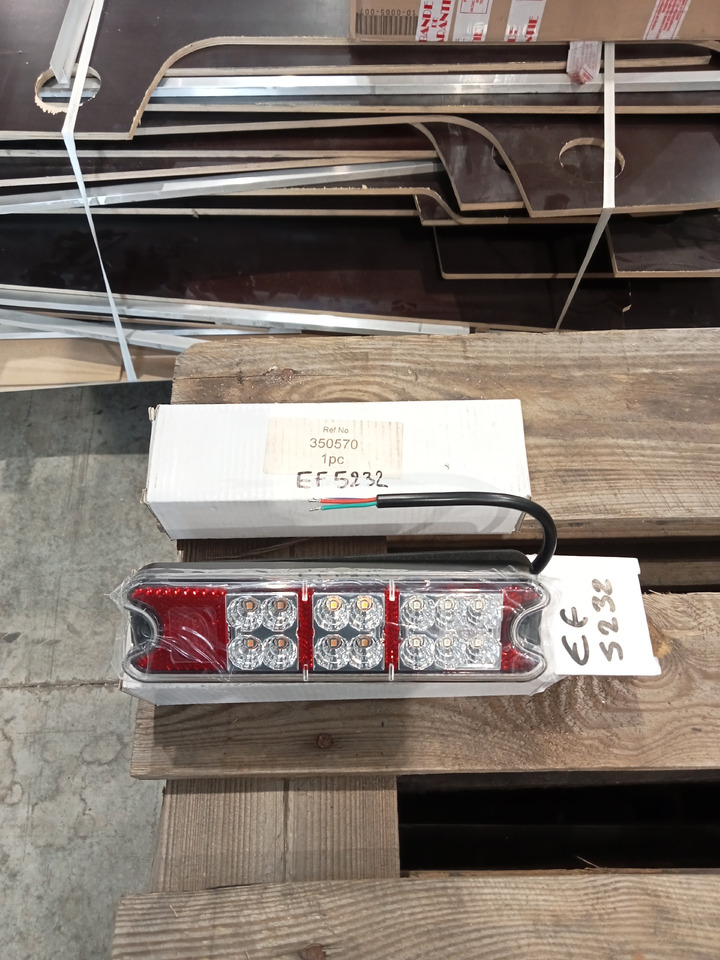 Trouillet FEU RECT LED 3F 10/30V - Tuled/ Valgus: pilt 1 Trouillet FEU RECT LED 3F 10/30V - Tuled/ Valgus: pilt 1