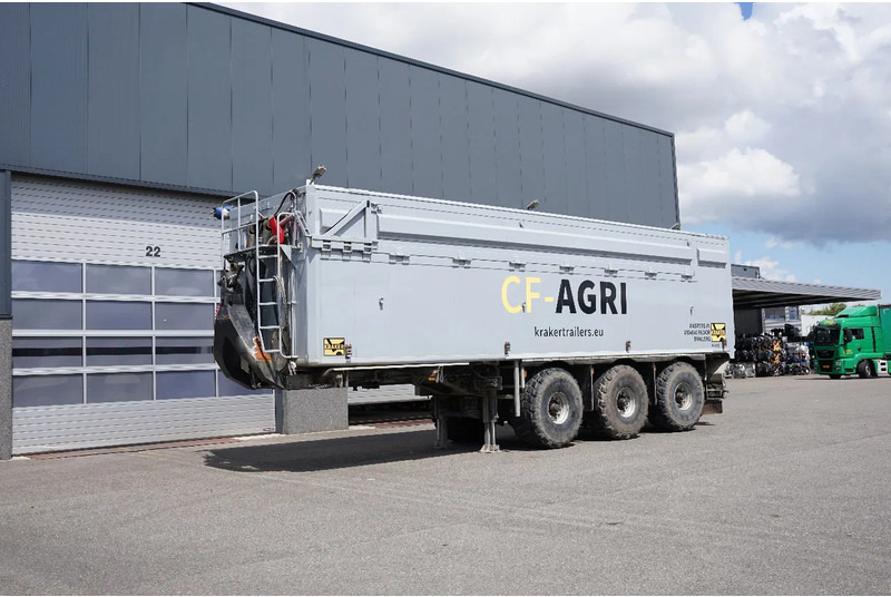 Kraker CF Agri Truck and Tractor 2 steering axle - Kõndimisalaga poolhaagised: pilt 1 Kraker CF Agri Truck and Tractor 2 steering axle - Kõndimisalaga poolhaagised: pilt 1