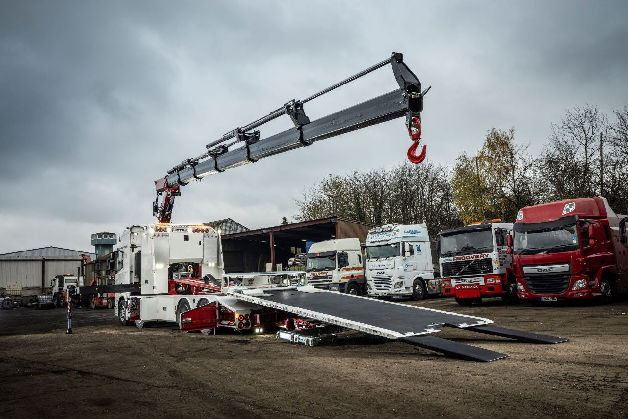 Scania R560 ET12000 R560 B8x26NB NEW in White or RED - Puksiirauto: pilt 3 Scania R560 ET12000 R560 B8x26NB NEW in White or RED - Puksiirauto: pilt 3