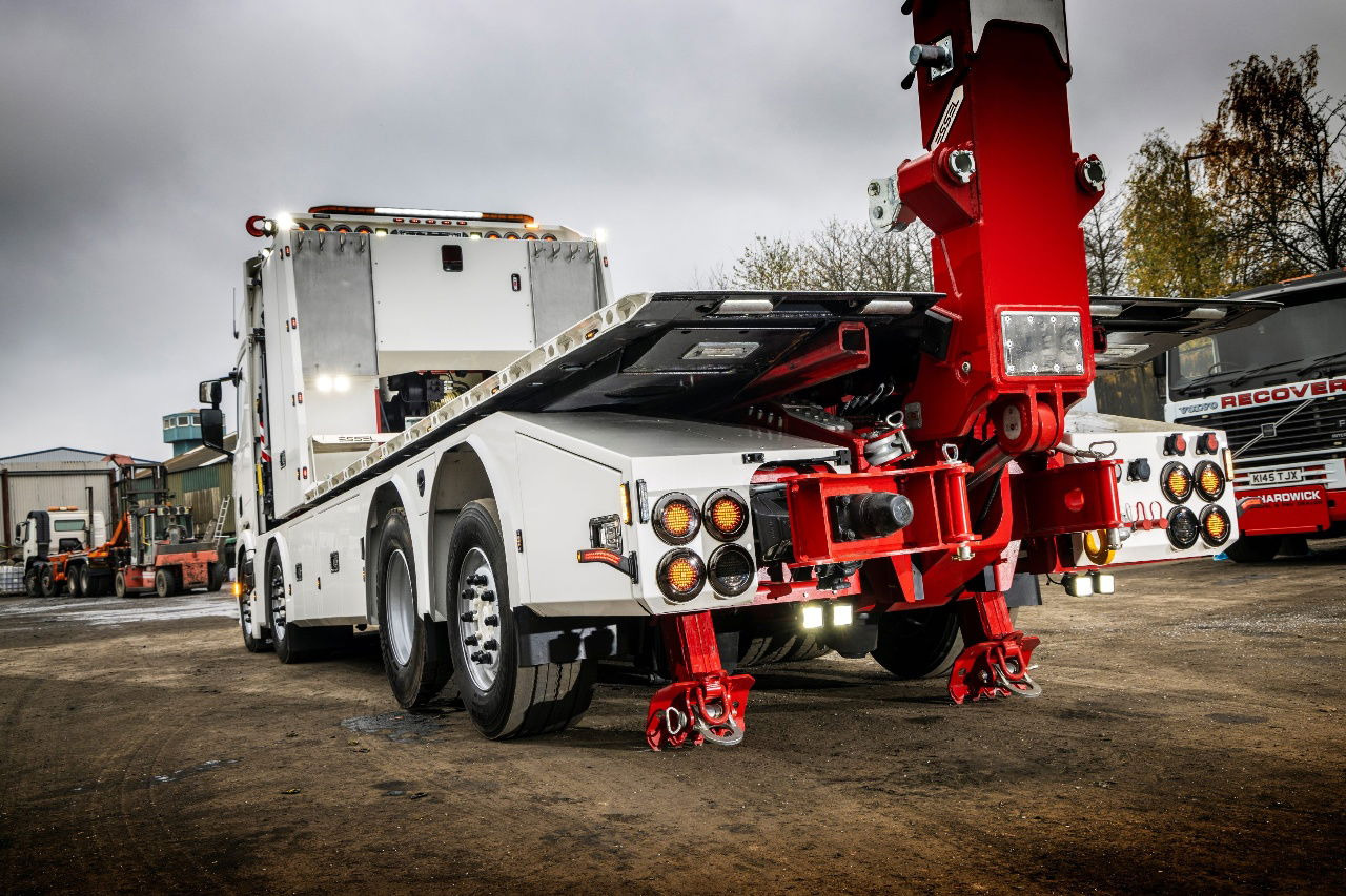 Scania R560 ET12000 R560 B8x26NB NEW in White or RED - Puksiirauto: pilt 2 Scania R560 ET12000 R560 B8x26NB NEW in White or RED - Puksiirauto: pilt 2