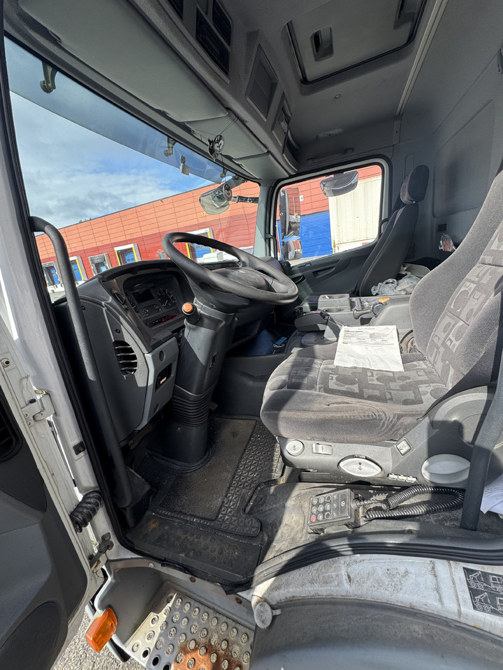 MERCEDES-BENZ Attego - Kasti veoauto: pilt 2 MERCEDES-BENZ Attego - Kasti veoauto: pilt 2