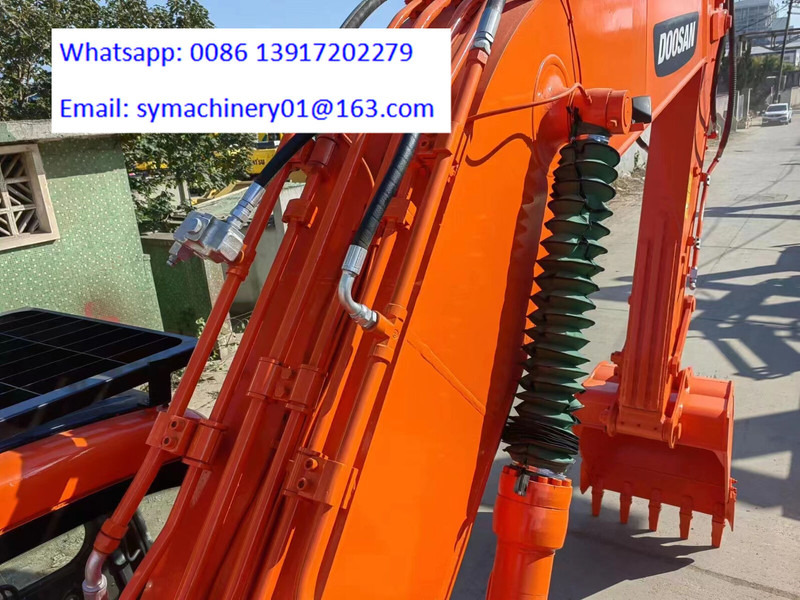 Doosan DX225LC - Lintekskavaator: pilt 2 Doosan DX225LC - Lintekskavaator: pilt 2