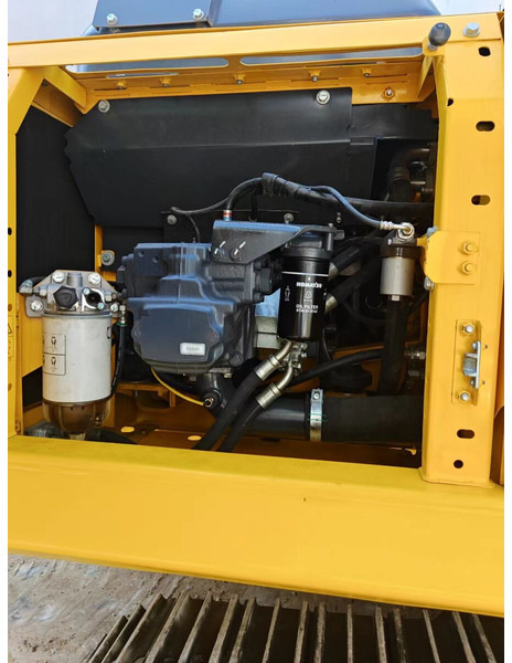 Komatsu PC220-8 - Lintekskavaator: pilt 4 Komatsu PC220-8 - Lintekskavaator: pilt 4