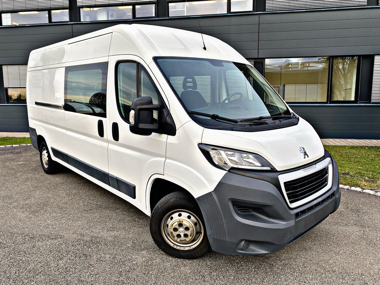 Peugeot Boxer Kasten Hoch 335 L3H2Pro|5Sitzer|Kamera|19% - Kaubik, Meeskonnaauto: pilt 1 Peugeot Boxer Kasten Hoch 335 L3H2Pro|5Sitzer|Kamera|19% - Kaubik, Meeskonnaauto: pilt 1