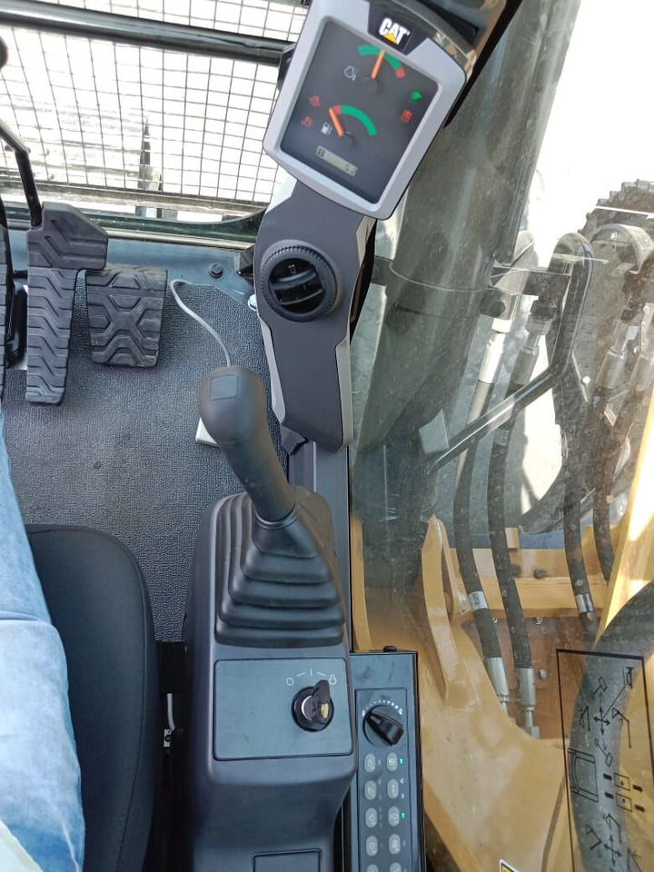 New Caterpillar 320D3GC tracked excavator - Lintekskavaator: pilt 5 New Caterpillar 320D3GC tracked excavator - Lintekskavaator: pilt 5
