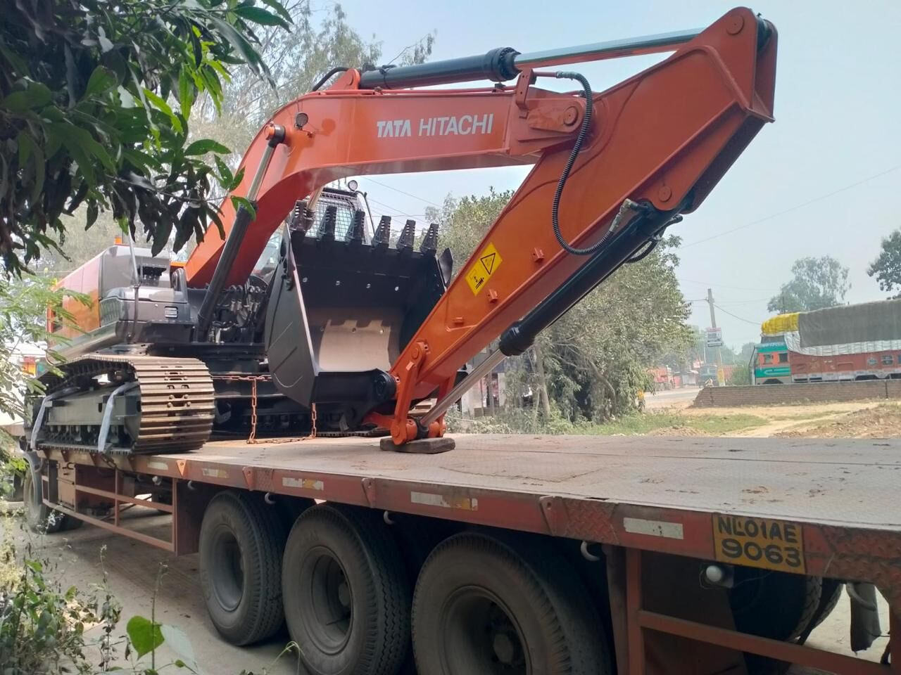New Hitachi ZX220 LC tracked excavator - Lintekskavaator: pilt 5 New Hitachi ZX220 LC tracked excavator - Lintekskavaator: pilt 5