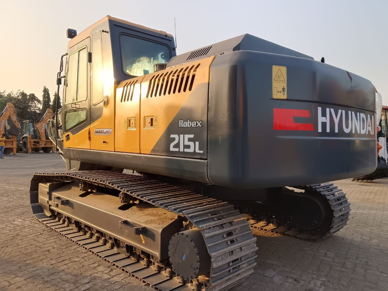 New Hyundai R215L tracked excavator - Lintekskavaator: pilt 4 New Hyundai R215L tracked excavator - Lintekskavaator: pilt 4