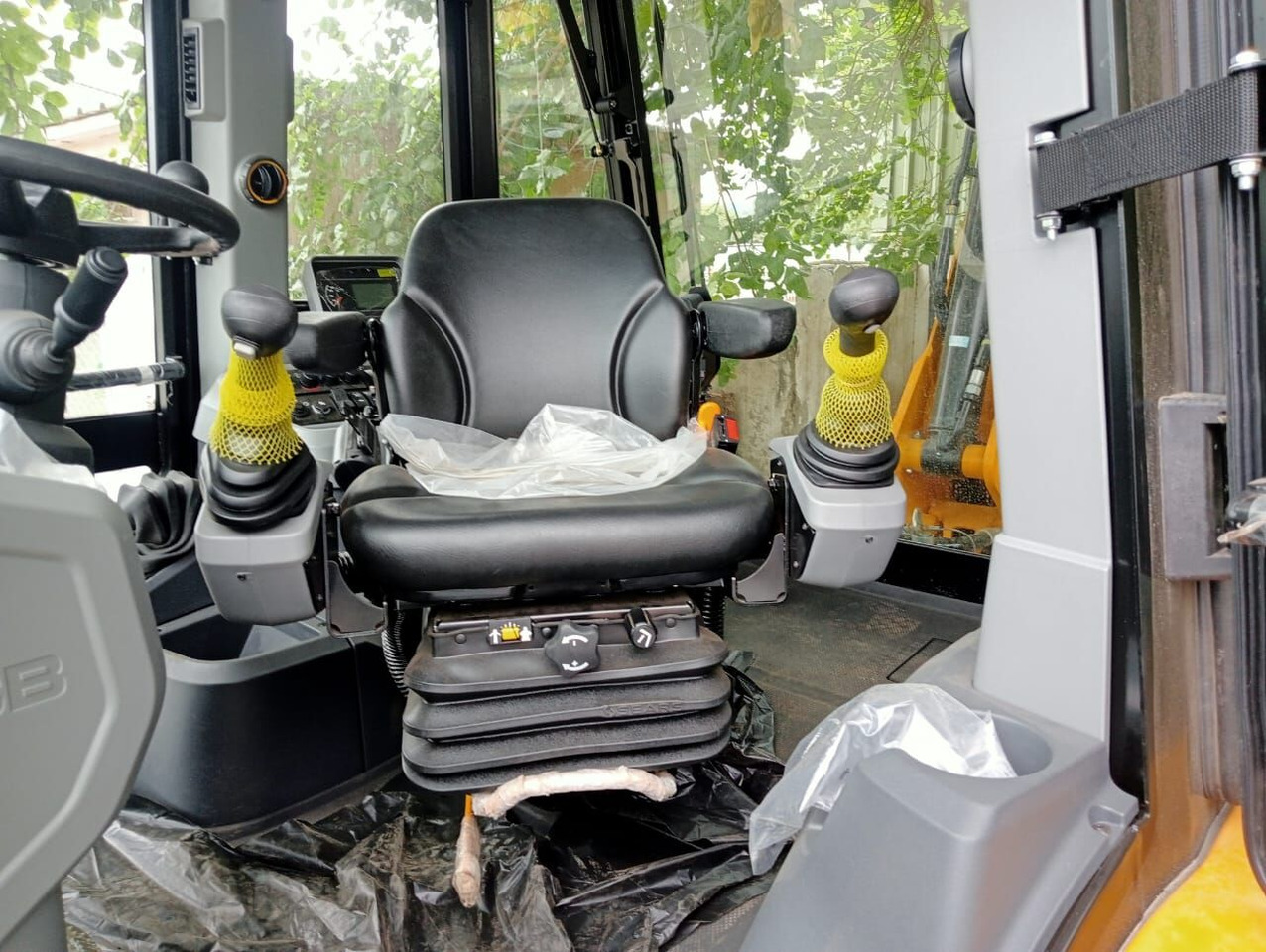 New JCB 3CX backhoe loader - Ekskavaator-laadur: pilt 1 New JCB 3CX backhoe loader - Ekskavaator-laadur: pilt 1