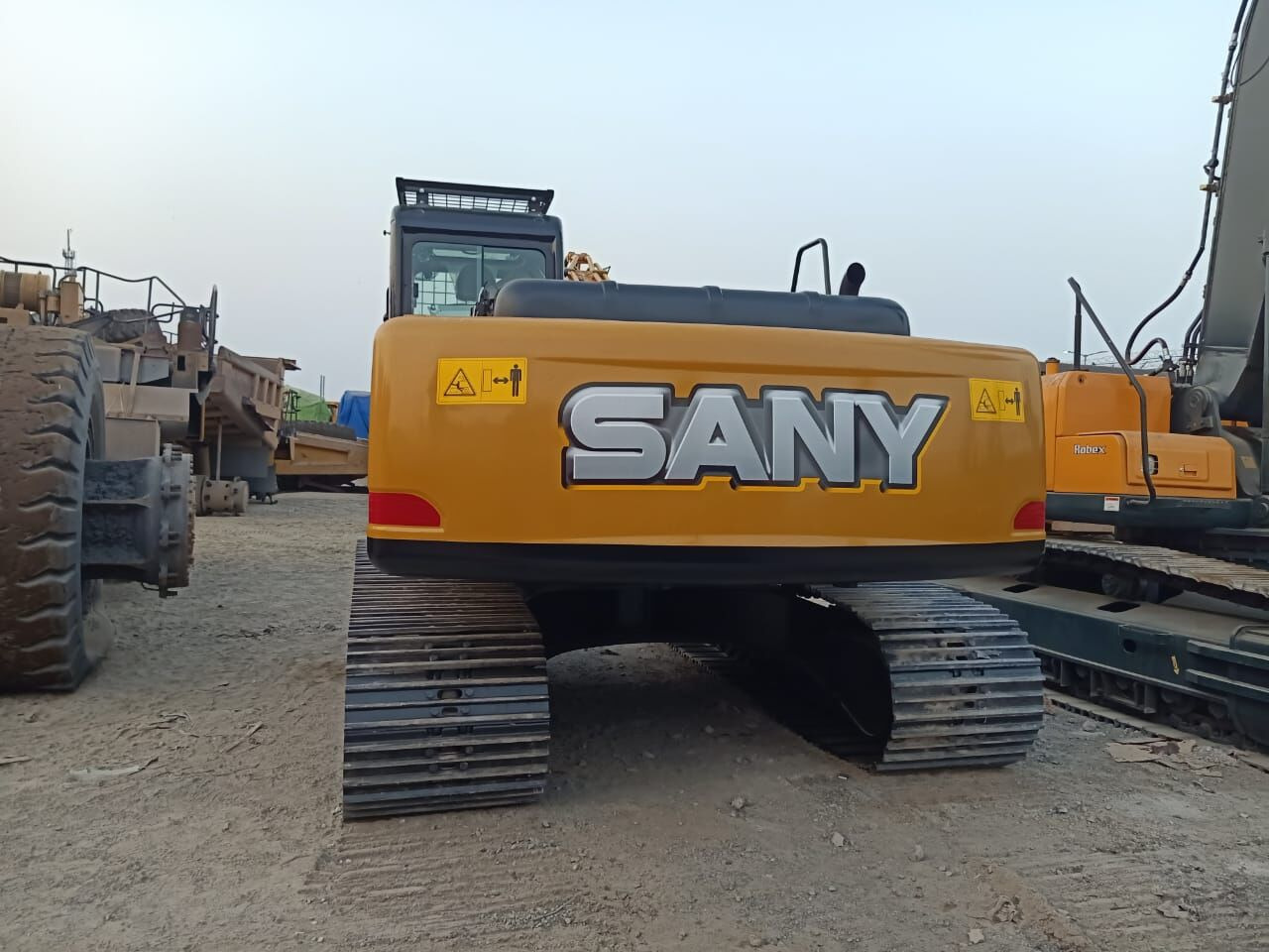 New Sany SY 215 MITSUBISHI ENGINE tracked excavator - Lintekskavaator: pilt 2 New Sany SY 215 MITSUBISHI ENGINE tracked excavator - Lintekskavaator: pilt 2