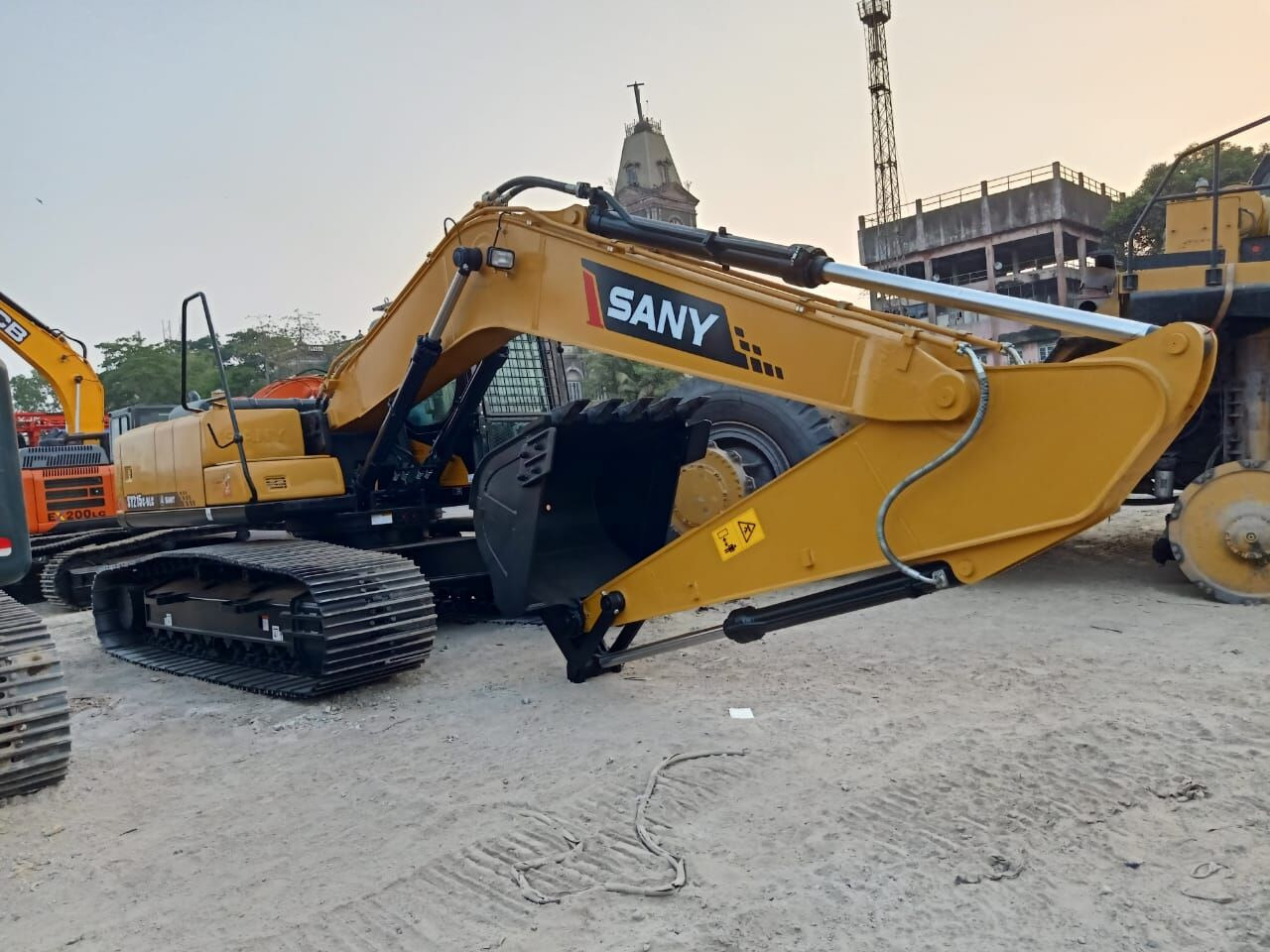 New Sany SY 215 MITSUBISHI ENGINE tracked excavator - Lintekskavaator: pilt 4 New Sany SY 215 MITSUBISHI ENGINE tracked excavator - Lintekskavaator: pilt 4