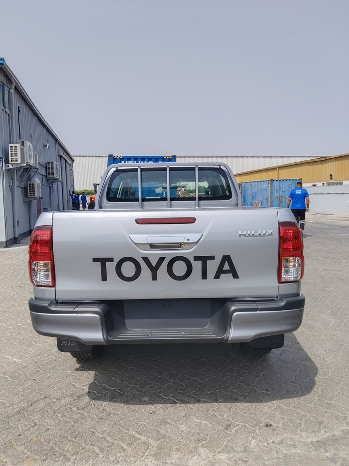 Toyota Hilux - Pikap, Meeskonnaauto: pilt 2 Toyota Hilux - Pikap, Meeskonnaauto: pilt 2