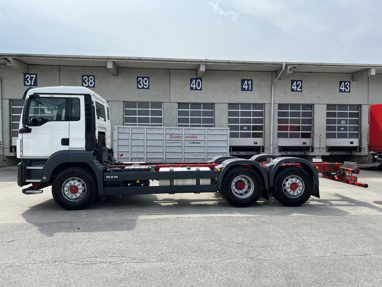MAN TGS 26 510 Lenk-Liftachse | Retarder | Klima - Kabiinišassiiga veoauto: pilt 4 MAN TGS 26 510 Lenk-Liftachse | Retarder | Klima - Kabiinišassiiga veoauto: pilt 4