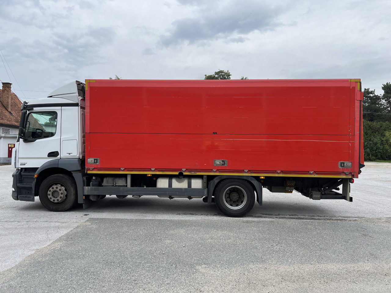 MERCEDES-BENZ ANTOS 1832 Getränkw. LBW | Klima | EURO 6 - Joogiveok: pilt 3 MERCEDES-BENZ ANTOS 1832 Getränkw. LBW | Klima | EURO 6 - Joogiveok: pilt 3