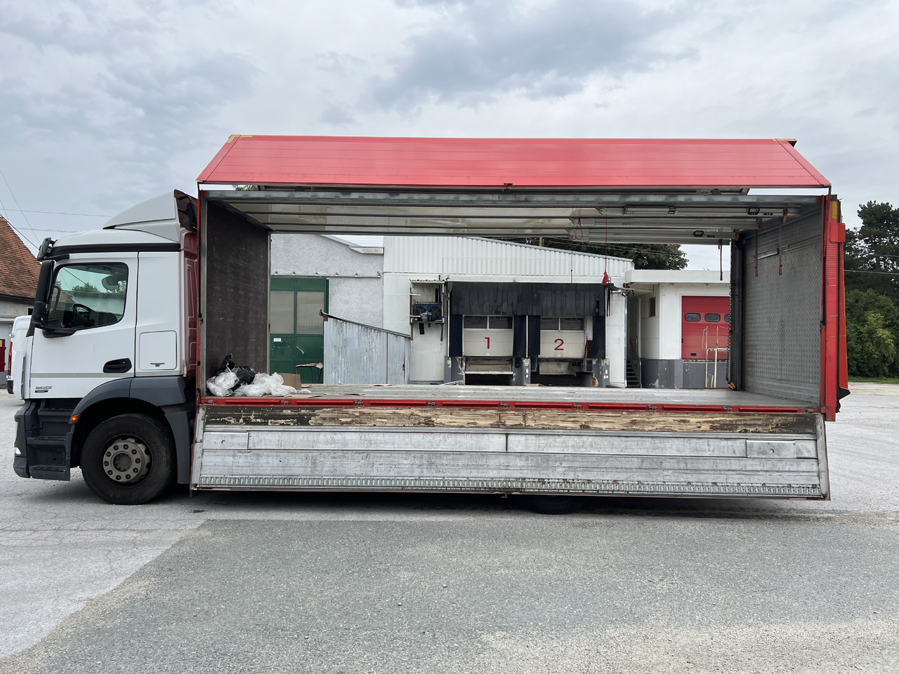 MERCEDES-BENZ ANTOS 1832 Getränkw. LBW | Klima | EURO 6 - Joogiveok: pilt 4 MERCEDES-BENZ ANTOS 1832 Getränkw. LBW | Klima | EURO 6 - Joogiveok: pilt 4