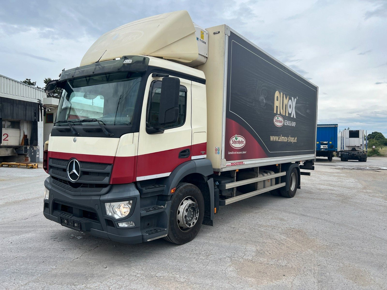 Mercedes-Benz Antos 1833 Kühlkoff LBW | Standheizung | Euro 6 - Külmutiga veoauto: pilt 1 Mercedes-Benz Antos 1833 Kühlkoff LBW | Standheizung | Euro 6 - Külmutiga veoauto: pilt 1