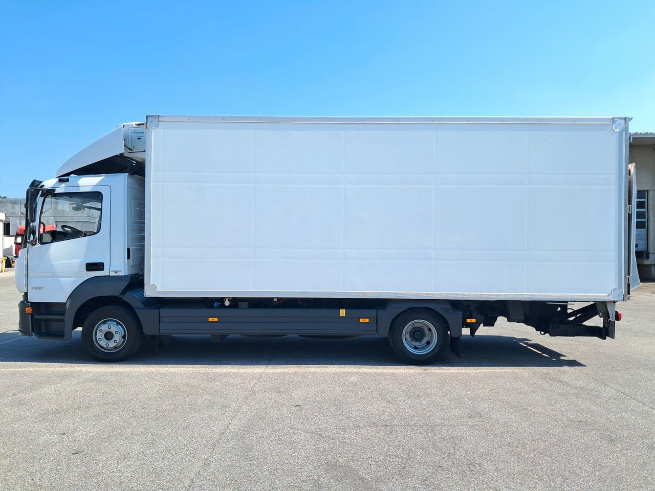 Mercedes-Benz Atego 1221 Kühlkoff LBW | Klima | Tempom | Difff - Külmutiga veoauto: pilt 4 Mercedes-Benz Atego 1221 Kühlkoff LBW | Klima | Tempom | Difff - Külmutiga veoauto: pilt 4